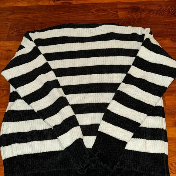 Women Black and White Striped Crewneck Sweater - Picture 3 of 4